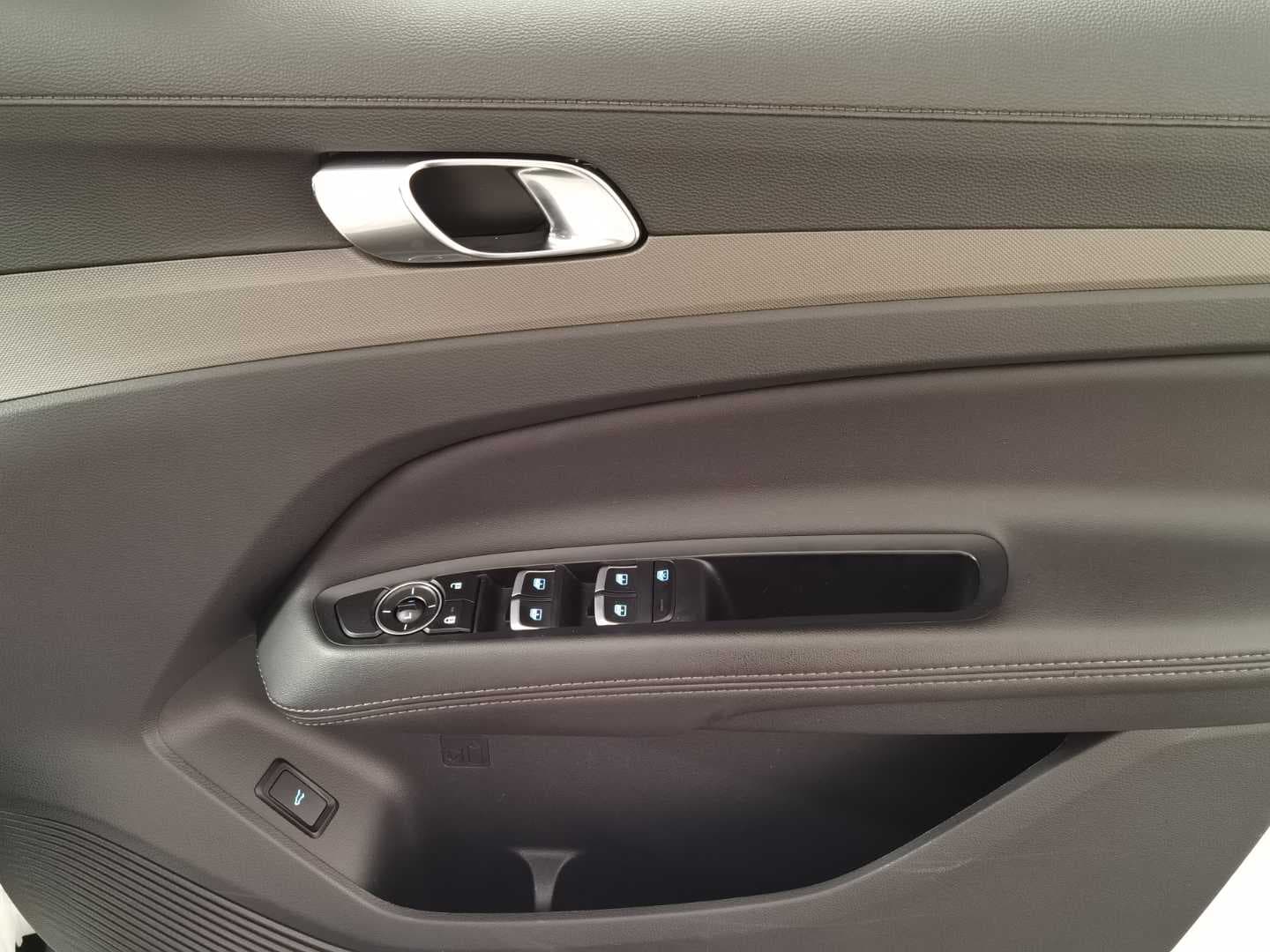 FORD TERRITORY TREND 1.8L ECOBOOST A/T image 8