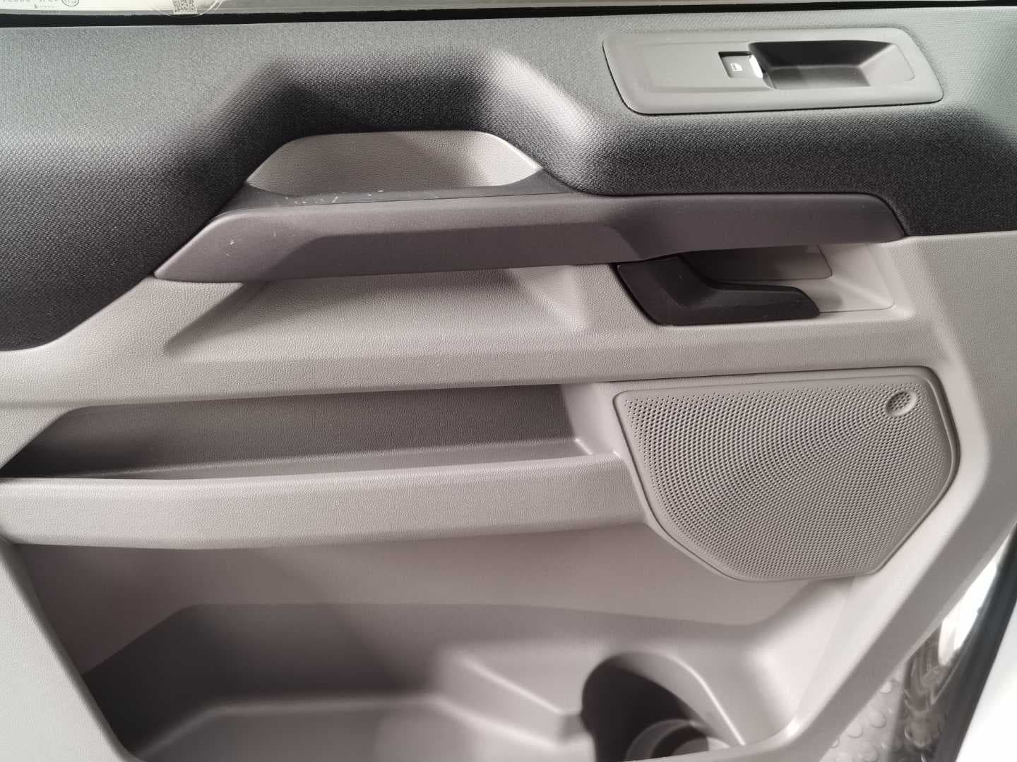 FORD TOURNEO CUSTOM 2.0TDCi TREND A/T (96KW) image 12
