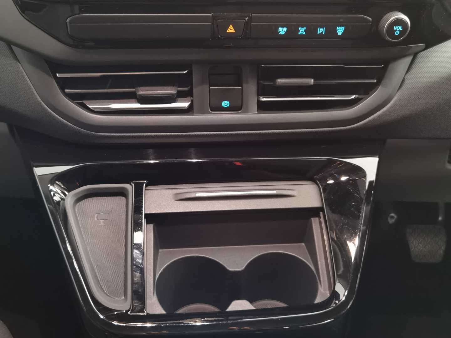 FORD TOURNEO CUSTOM 2.0TDCi TREND A/T (96KW) image 13