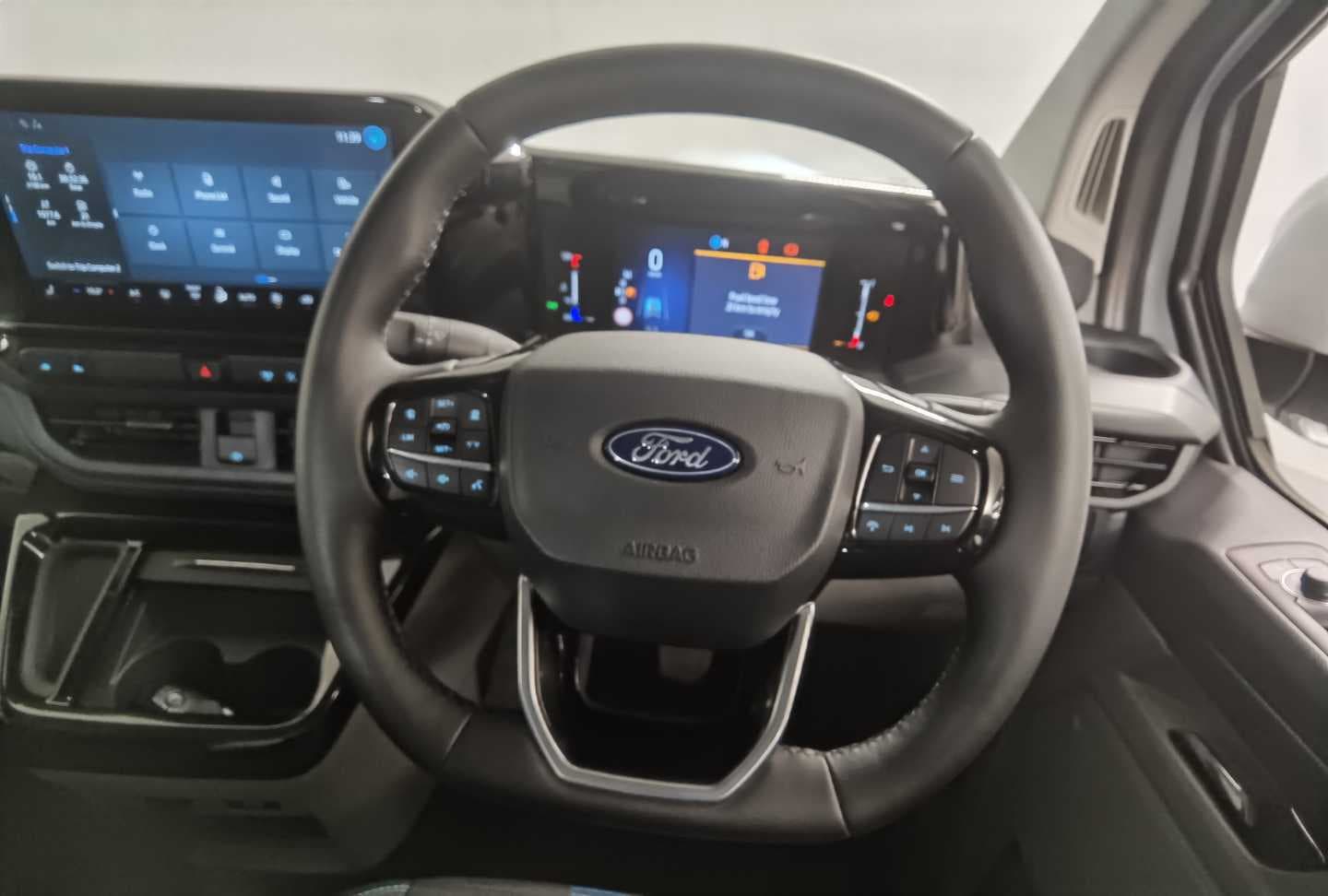 FORD TRANSIT CUSTOM 2.0 TDCi SPORT A/T  F/C P/V image 13