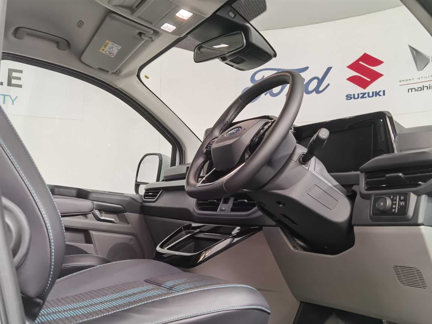 FORD TRANSIT CUSTOM 2.0 TDCi SPORT A/T  F/C P/V image 12
