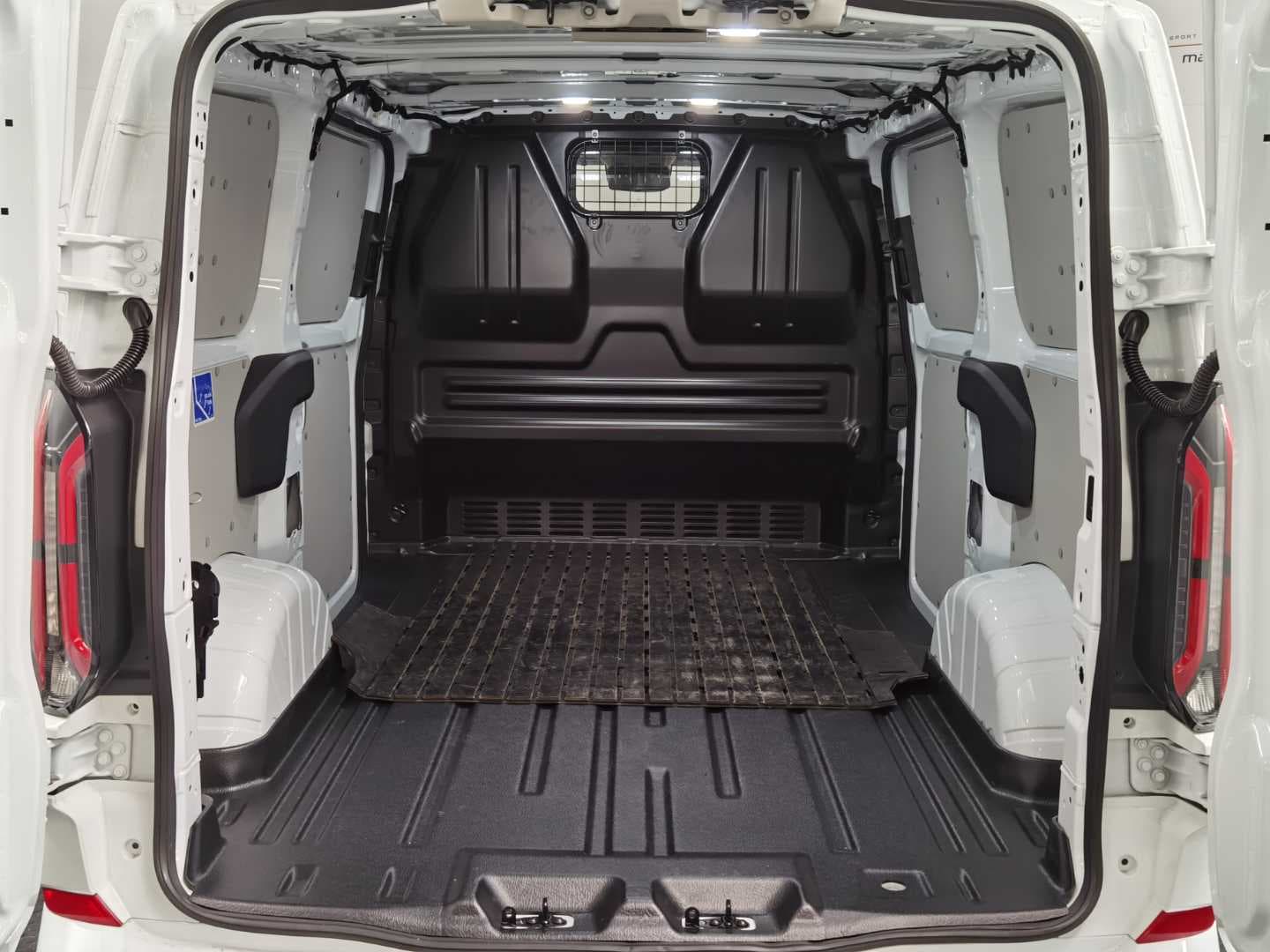 FORD TRANSIT CUSTOM 2.0 TDCi SPORT A/T  F/C P/V image 5