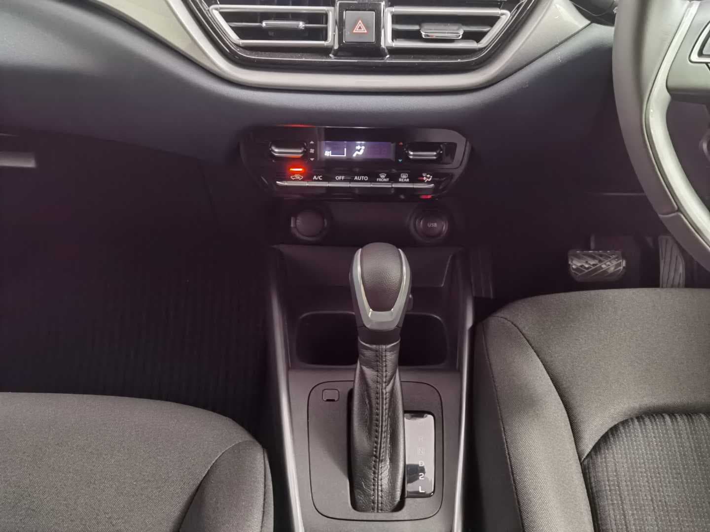 SUZUKI BALENO 1.5 GLX A/T image 12