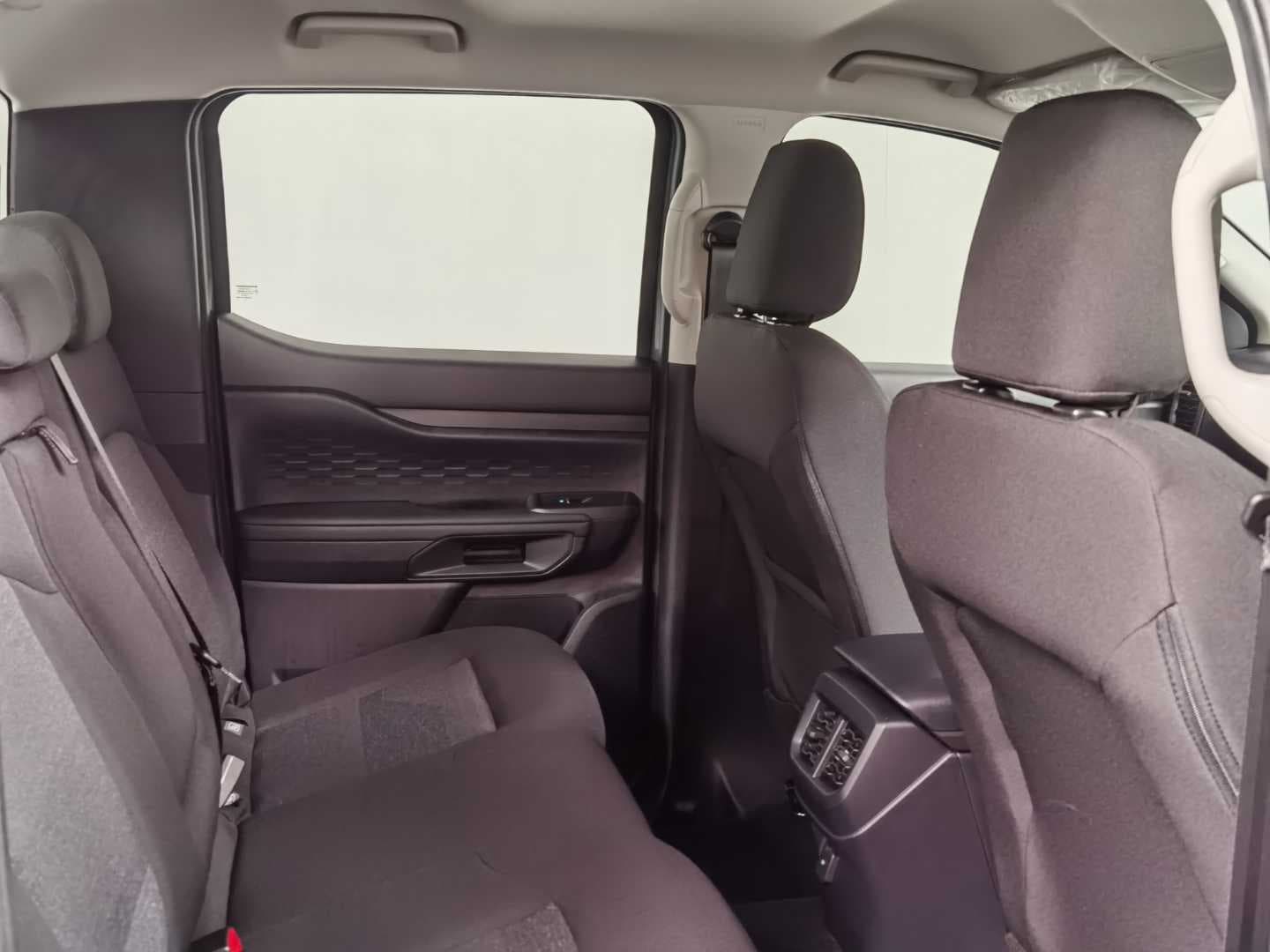 FORD RANGER 2.0D XL A/T D/C P/U image 15