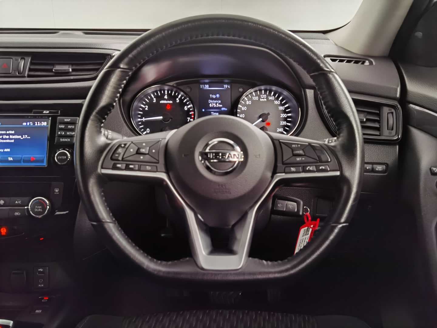 NISSAN X TRAIL 2.5 ACENTA 4X4 CVT image 16