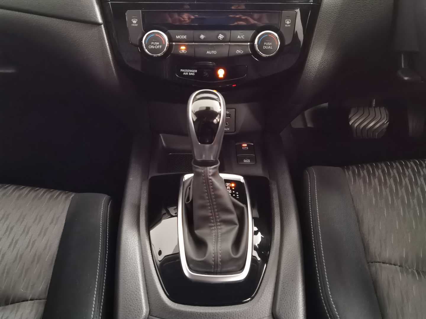 NISSAN X TRAIL 2.5 ACENTA 4X4 CVT image 13