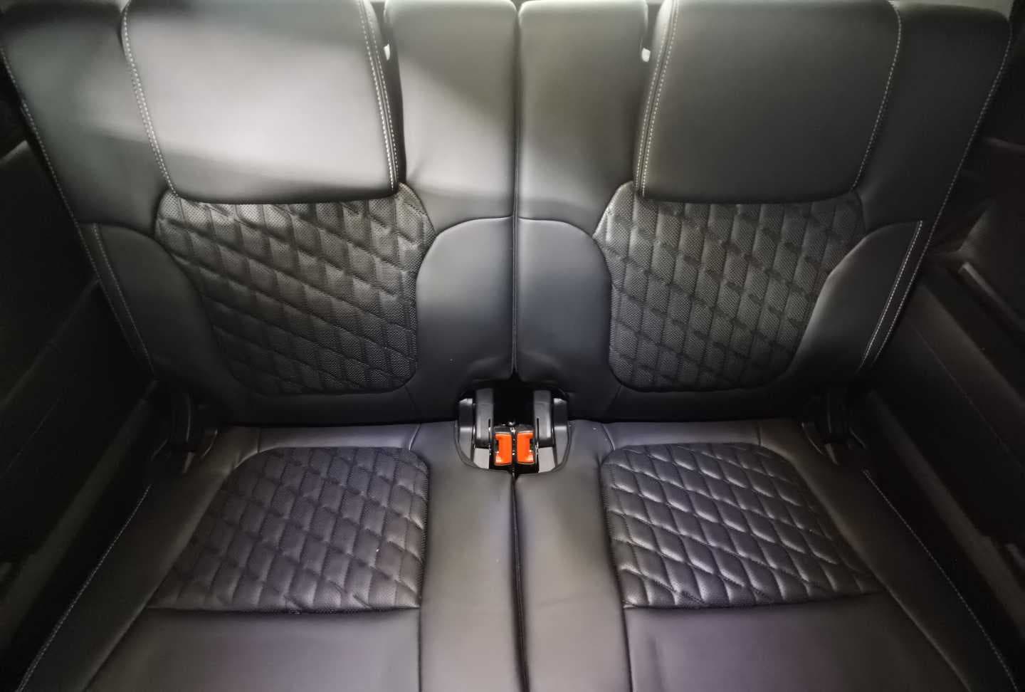 FORD EVEREST 3.0D V6 PLATINUM AWD A/T image 18
