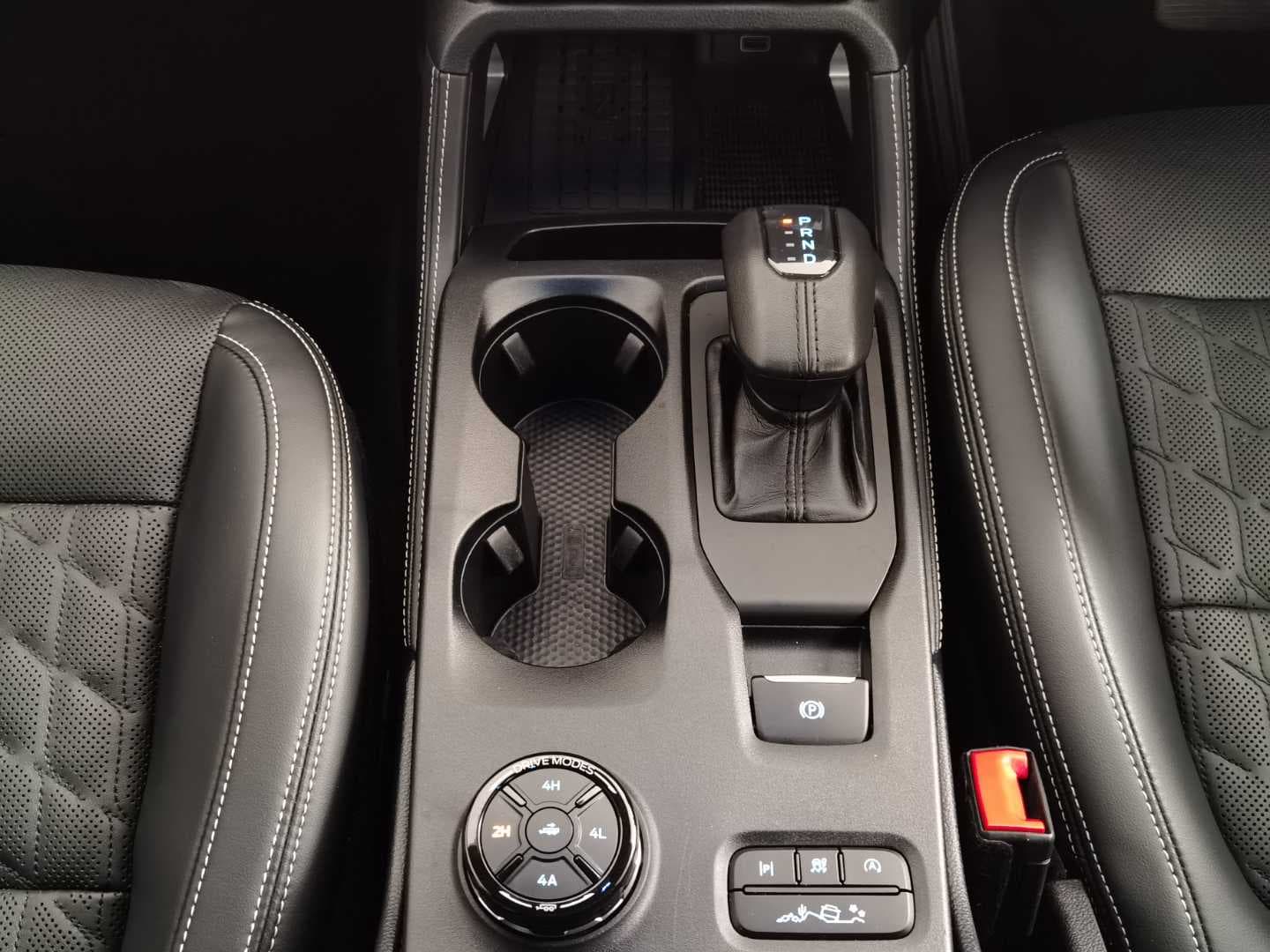 FORD EVEREST 3.0D V6 PLATINUM AWD A/T image 14