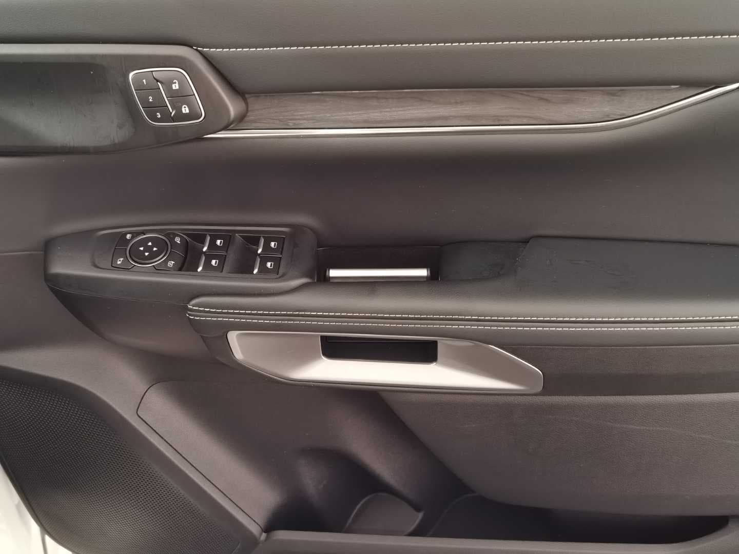 FORD EVEREST 3.0D V6 PLATINUM AWD A/T image 11