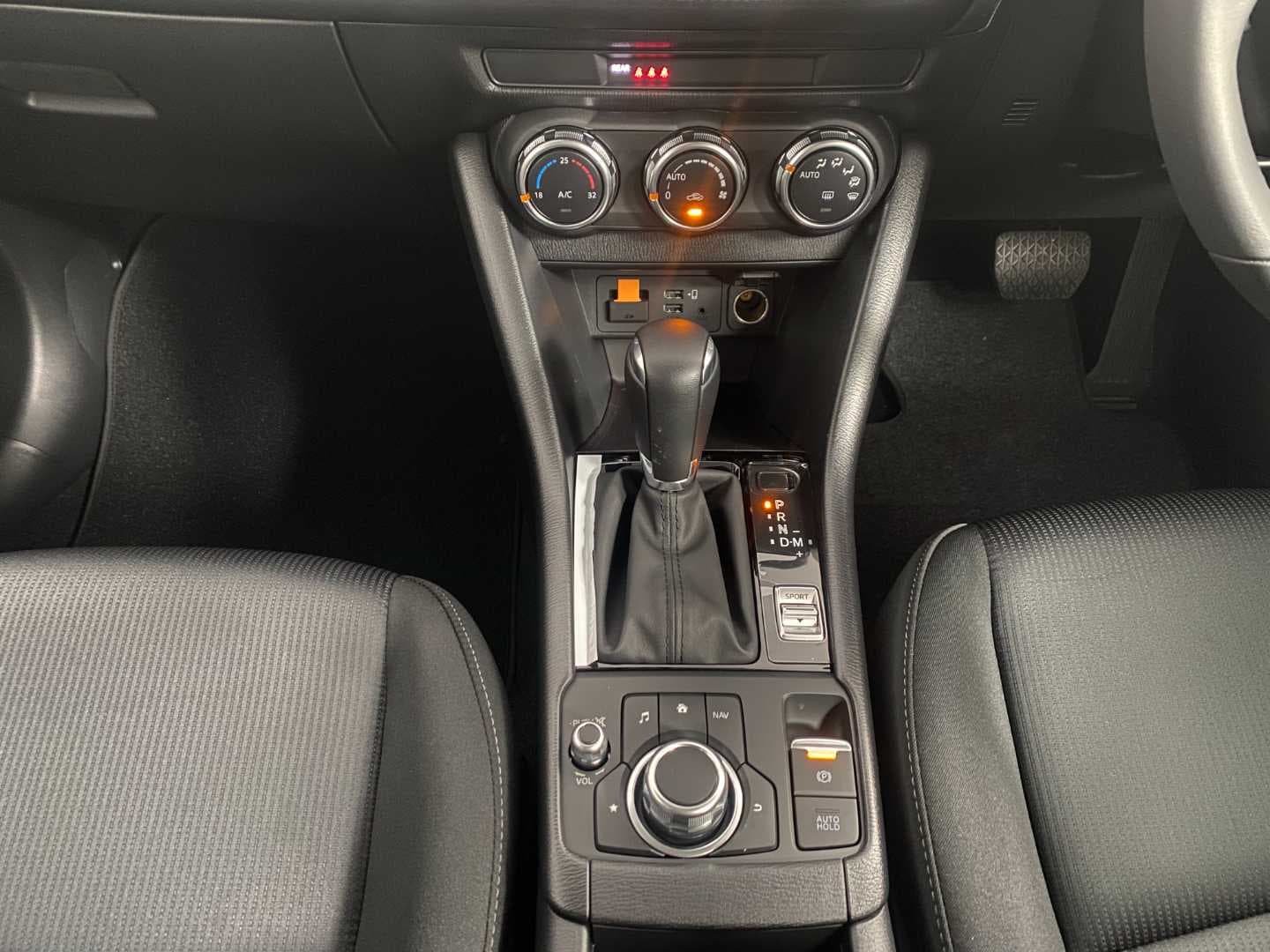 MAZDA CX-3 2.0 DYNAMIC A/T image 10