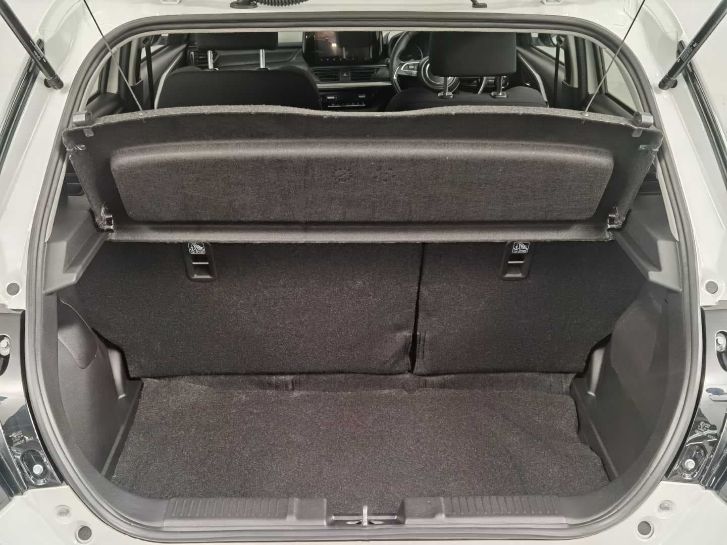 SUZUKI SWIFT 1.2 GLX CVT image 6