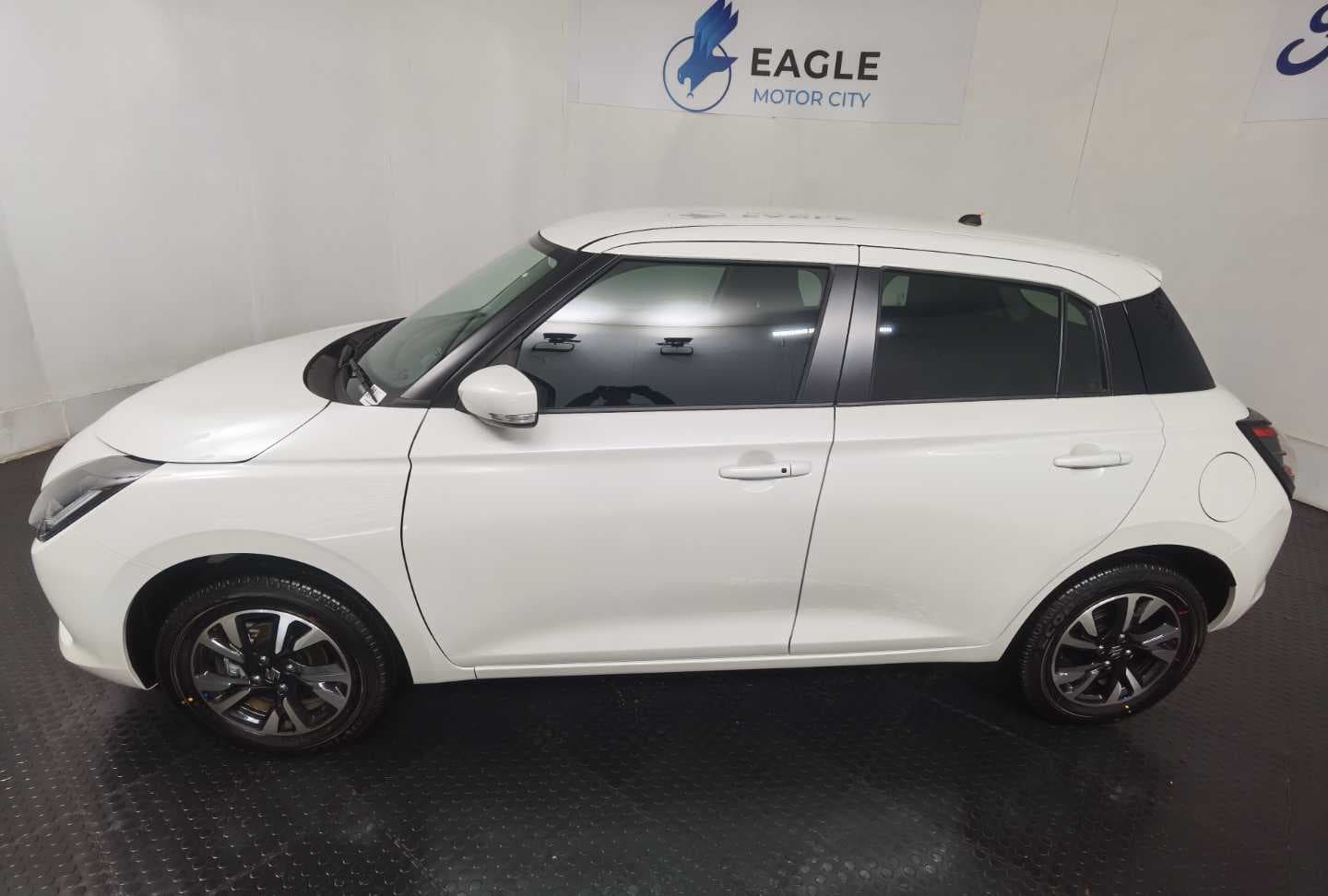 SUZUKI SWIFT 1.2 GLX CVT image 10