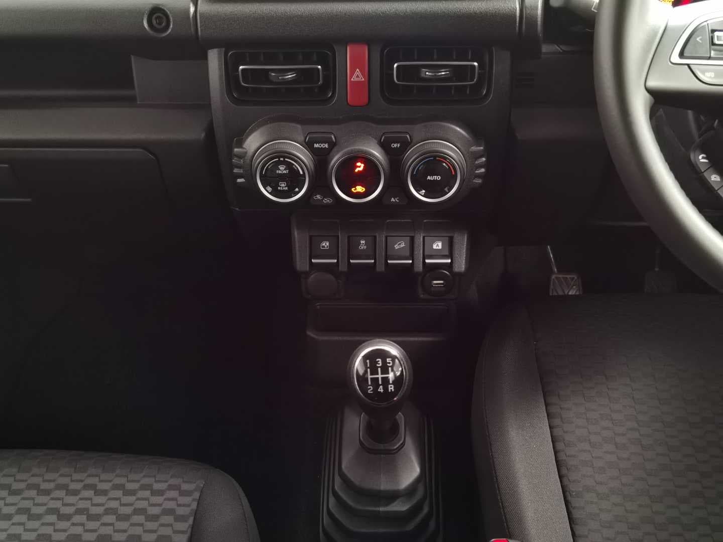 SUZUKI JIMNY 1.5 GLX 5DR image 14