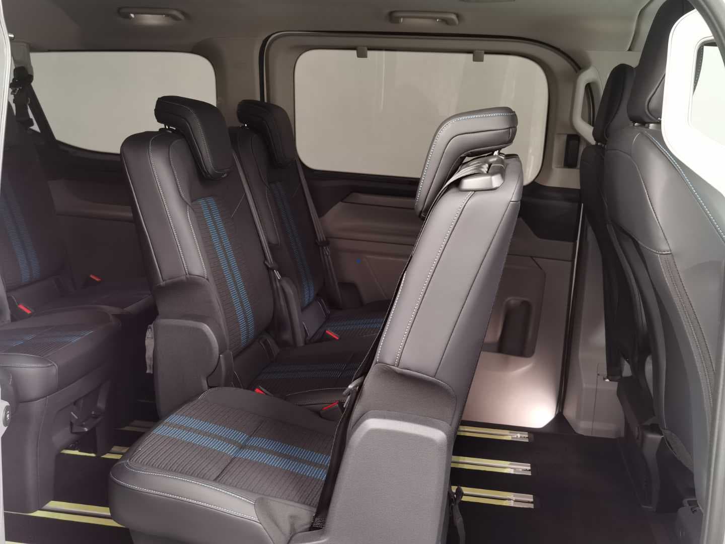 FORD TOURNEO CUSTOM 2.0D SPORT A/T image 20