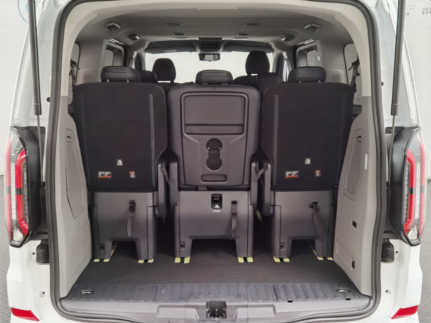FORD TOURNEO CUSTOM 2.0D SPORT A/T image 6