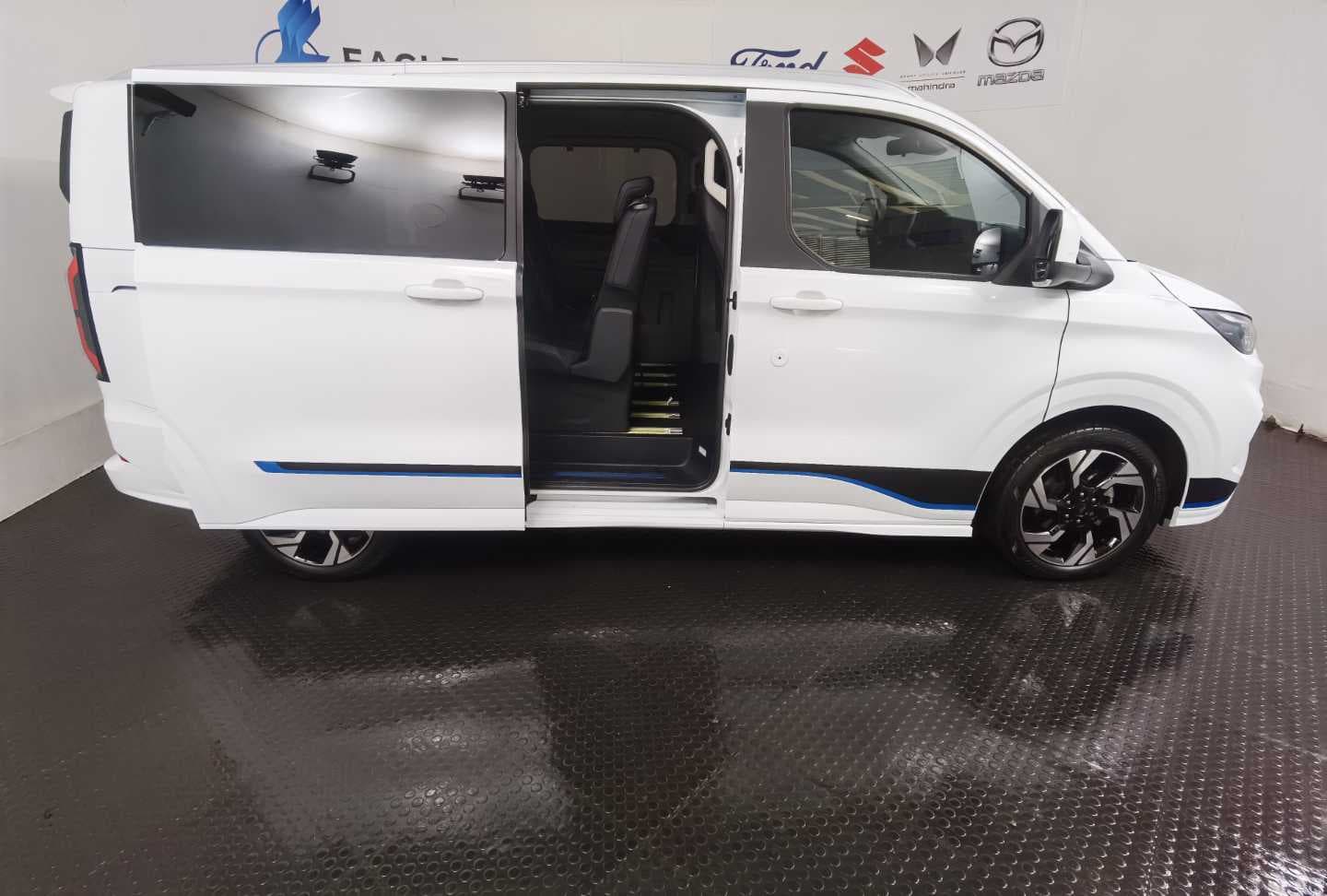 FORD TOURNEO CUSTOM 2.0D SPORT A/T image 11