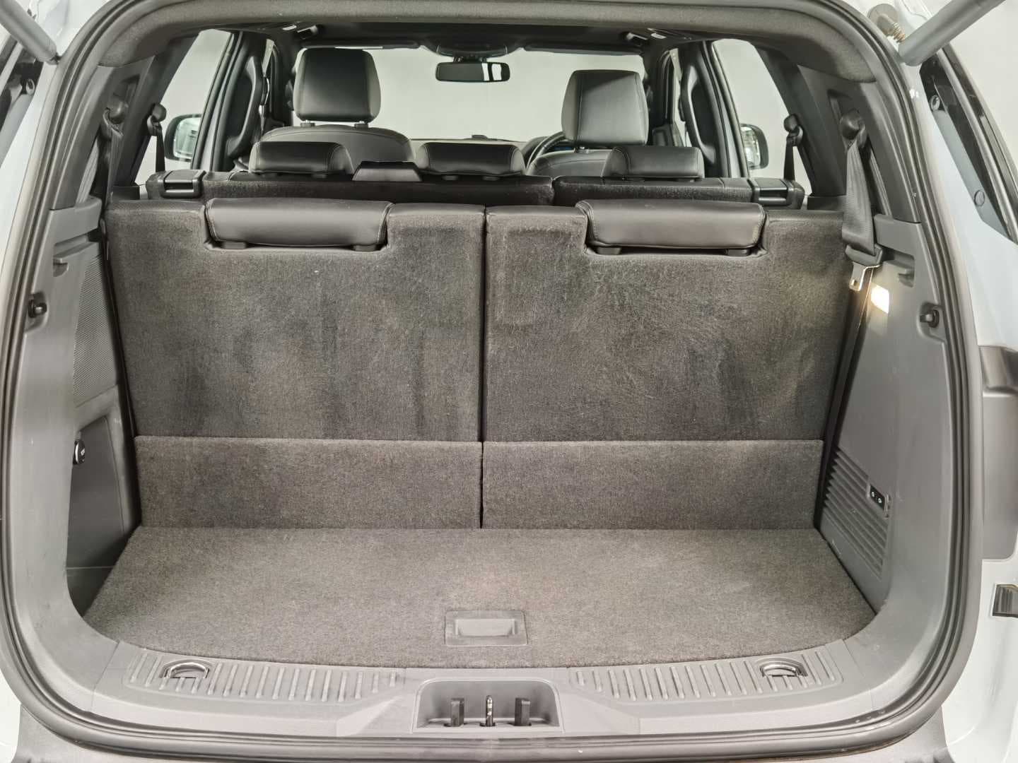 FORD EVEREST 3.2 TDCi LTD 4X4 A/T image 6