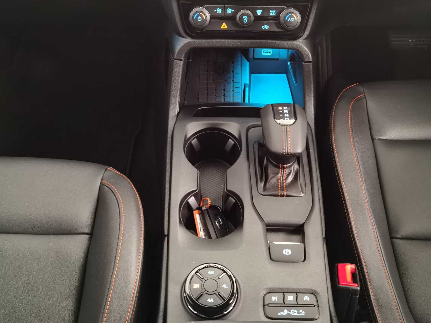 FORD RANGER 3.0D V6 WILDTRAK A/T 4X4 D/C P/U image 13