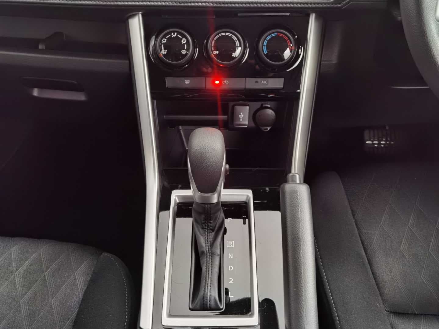 MITSUBISHI XPANDER 1.5 A/T image 12