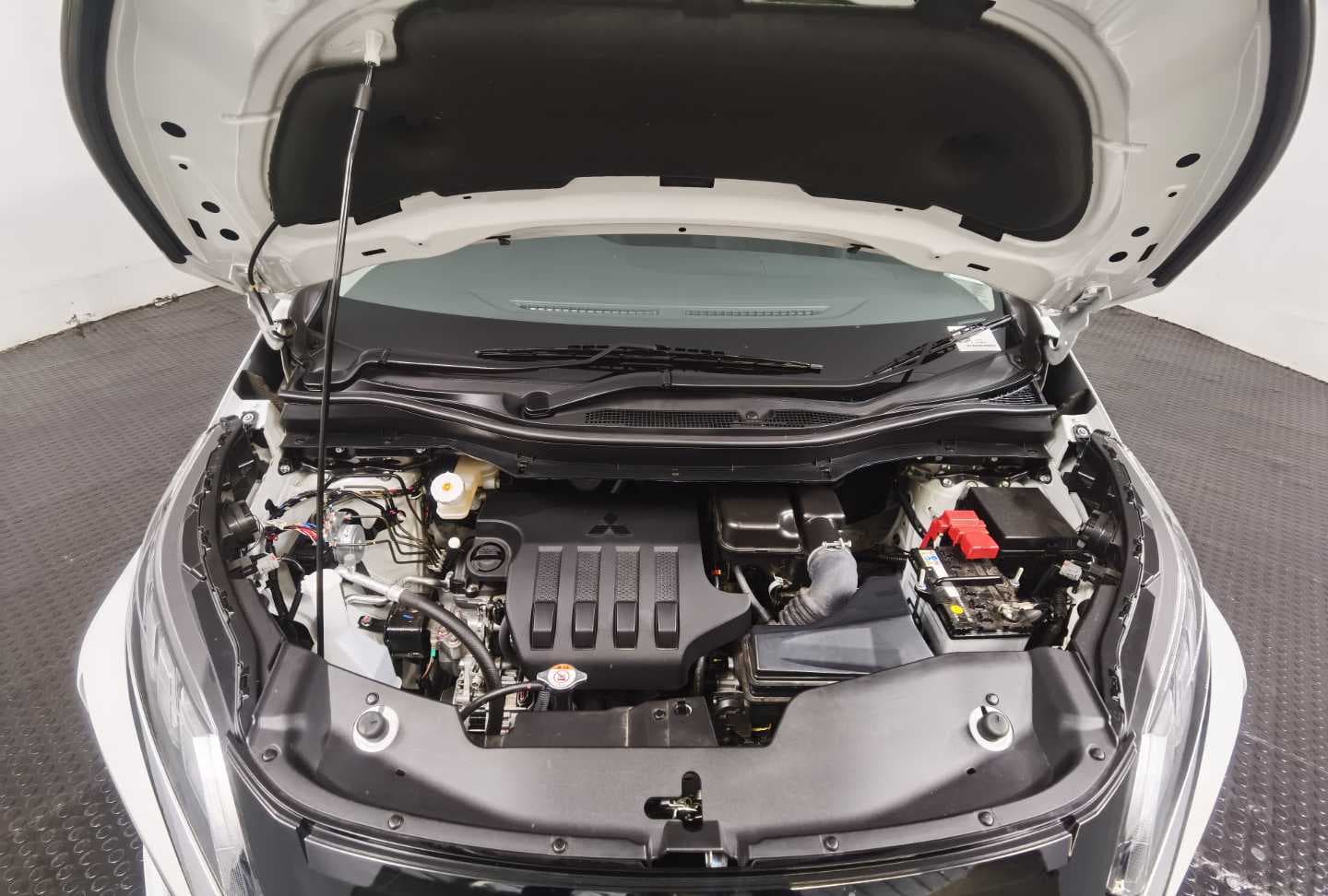 MITSUBISHI XPANDER 1.5 A/T image 4