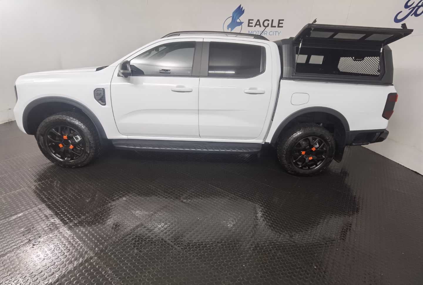 FORD RANGER 3.0D V6 WILDTRAK A/T 4X4 D/C P/U image 13