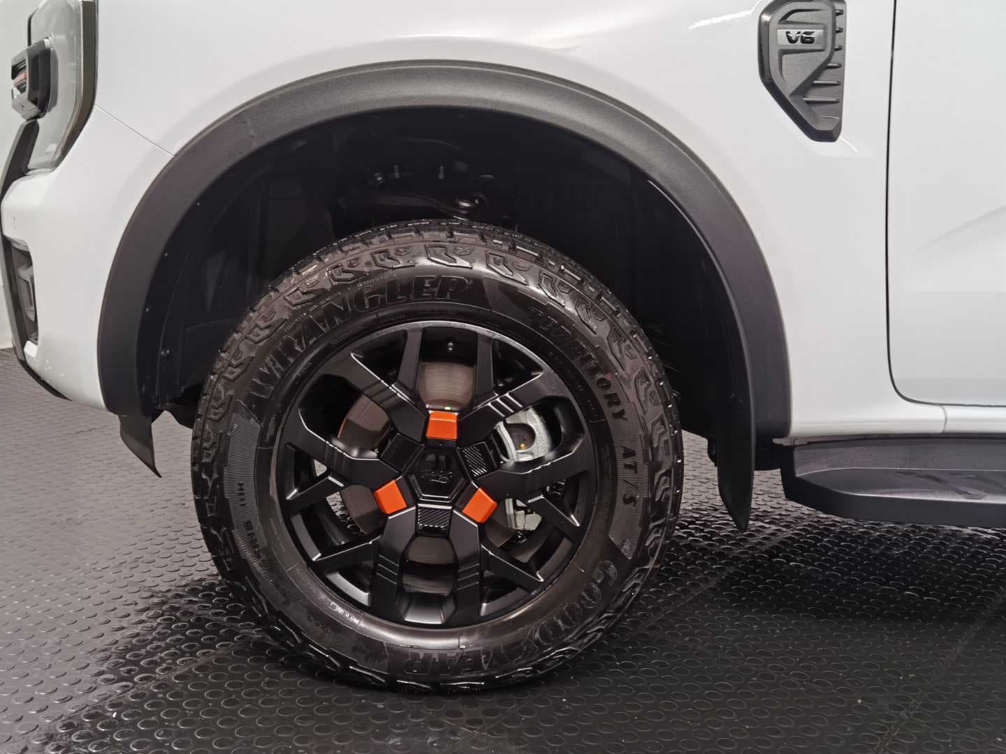 FORD RANGER 3.0D V6 WILDTRAK A/T 4X4 D/C P/U image 14