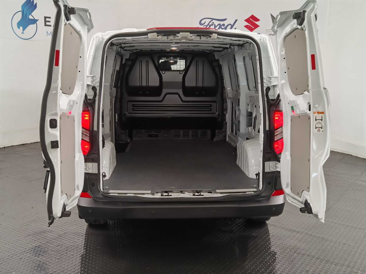 FORD TRANSIT CUSTOM 2.0TDCI LWB BASE F/C P/V image 6