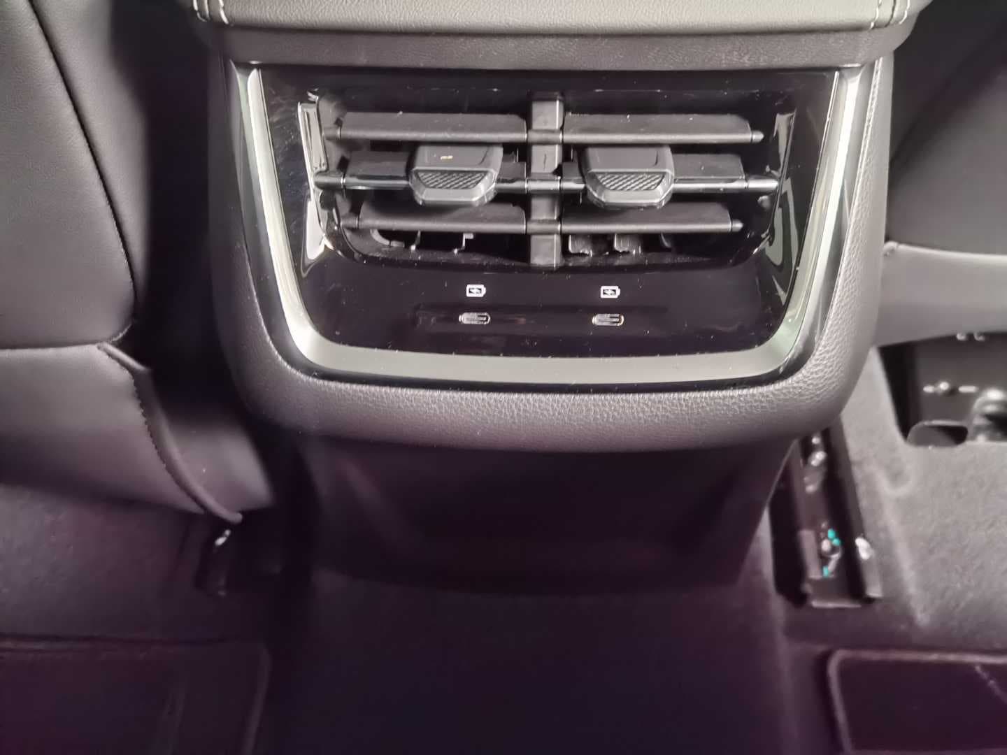 FORD TERRITORY TREND 1.8L ECOBOOST A/T image 12
