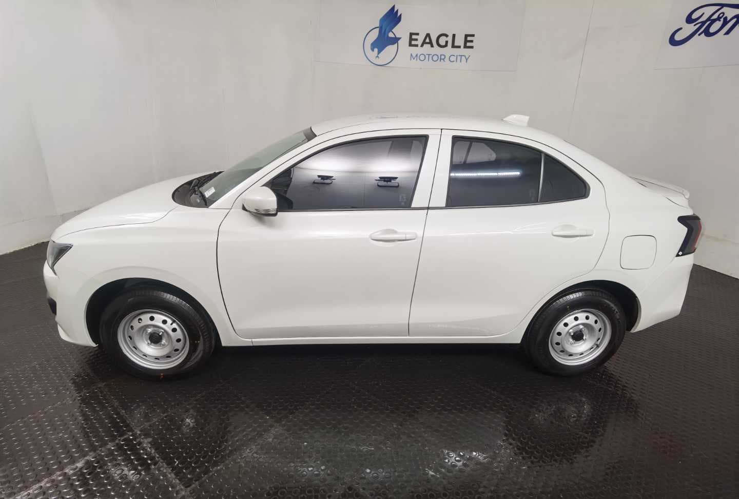 SUZUKI DZIRE 1.2 GA image 10