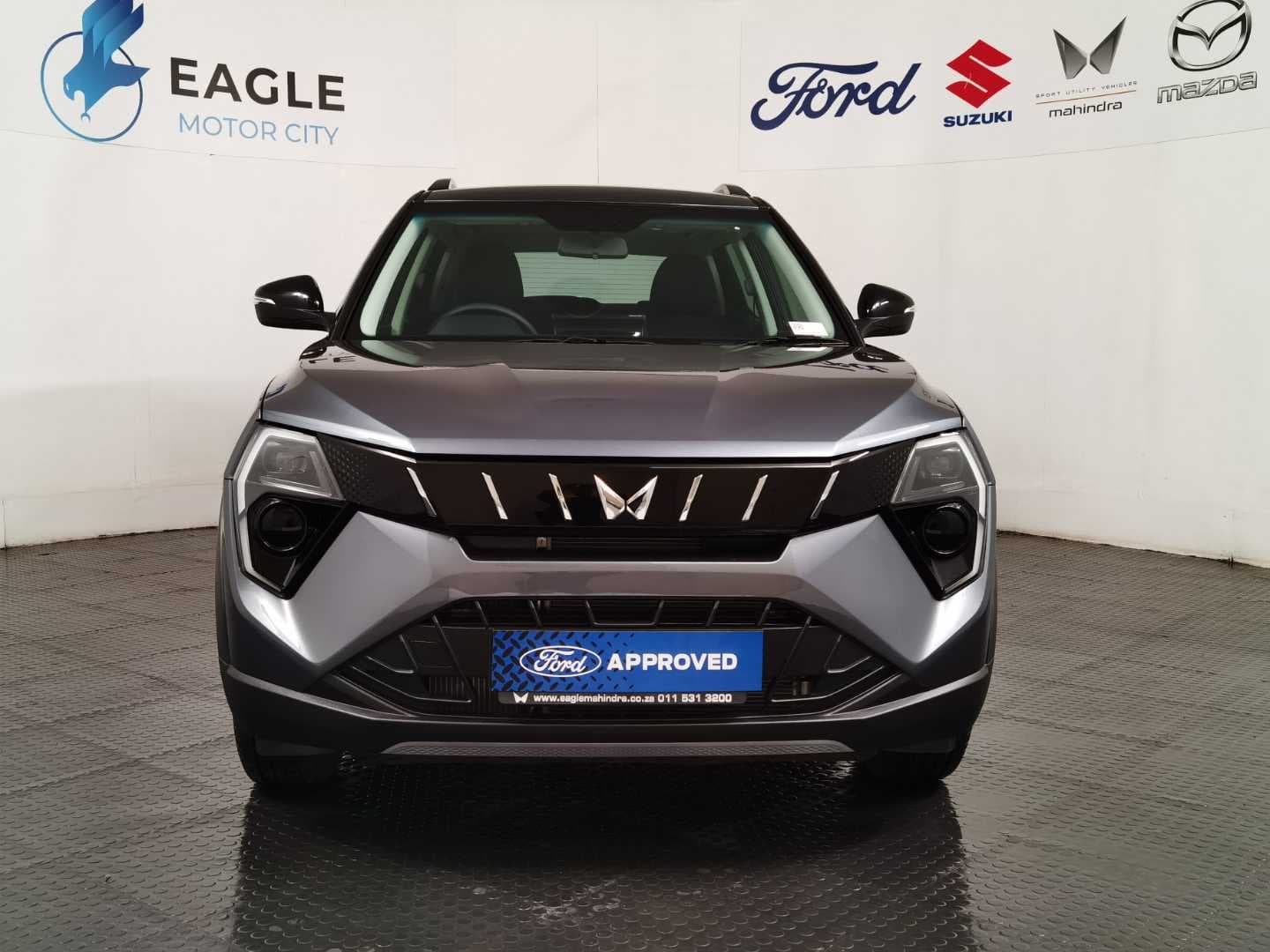 MAHINDRA XUV3XO 1.2T AX5 A/T image 2