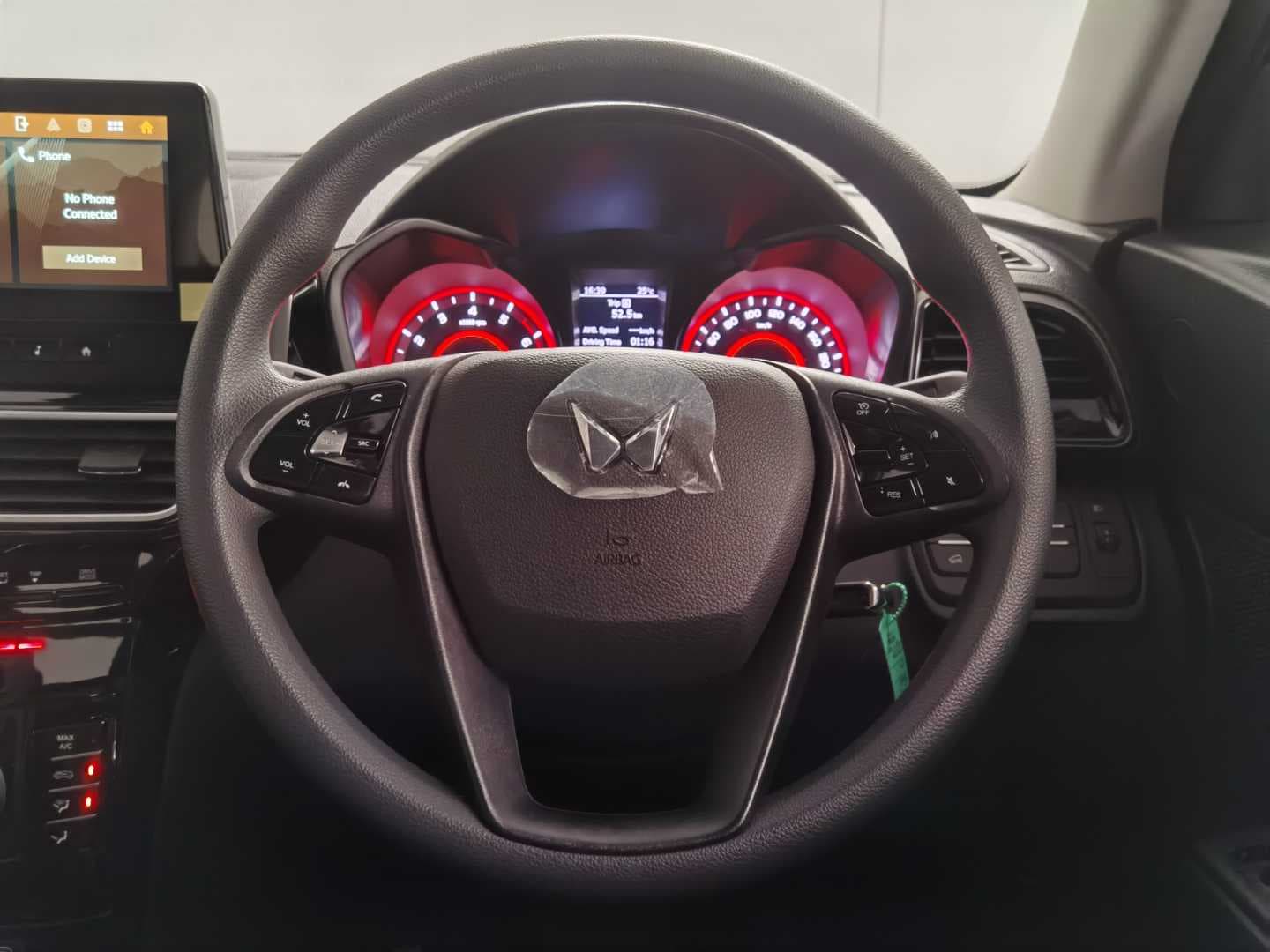 MAHINDRA XUV3XO 1.2T MX3 A/T image 15