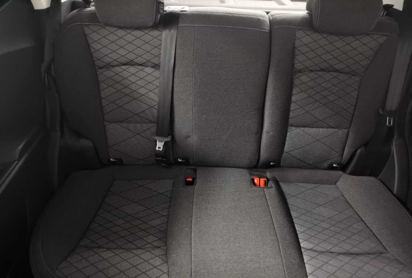 MAHINDRA XUV3XO 1.2T MX3 A/T image 17