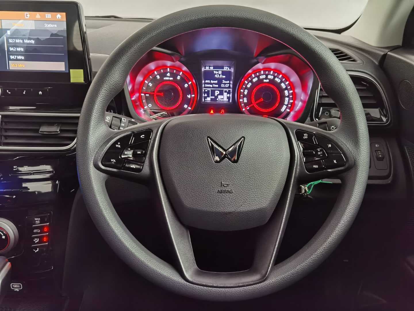 MAHINDRA XUV3XO 1.2T MX3 A/T image 14