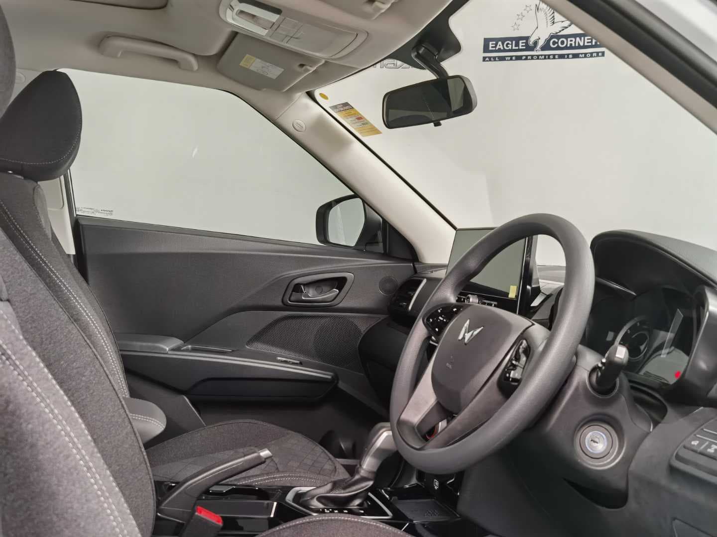 MAHINDRA XUV3XO 1.2T MX3 A/T image 13