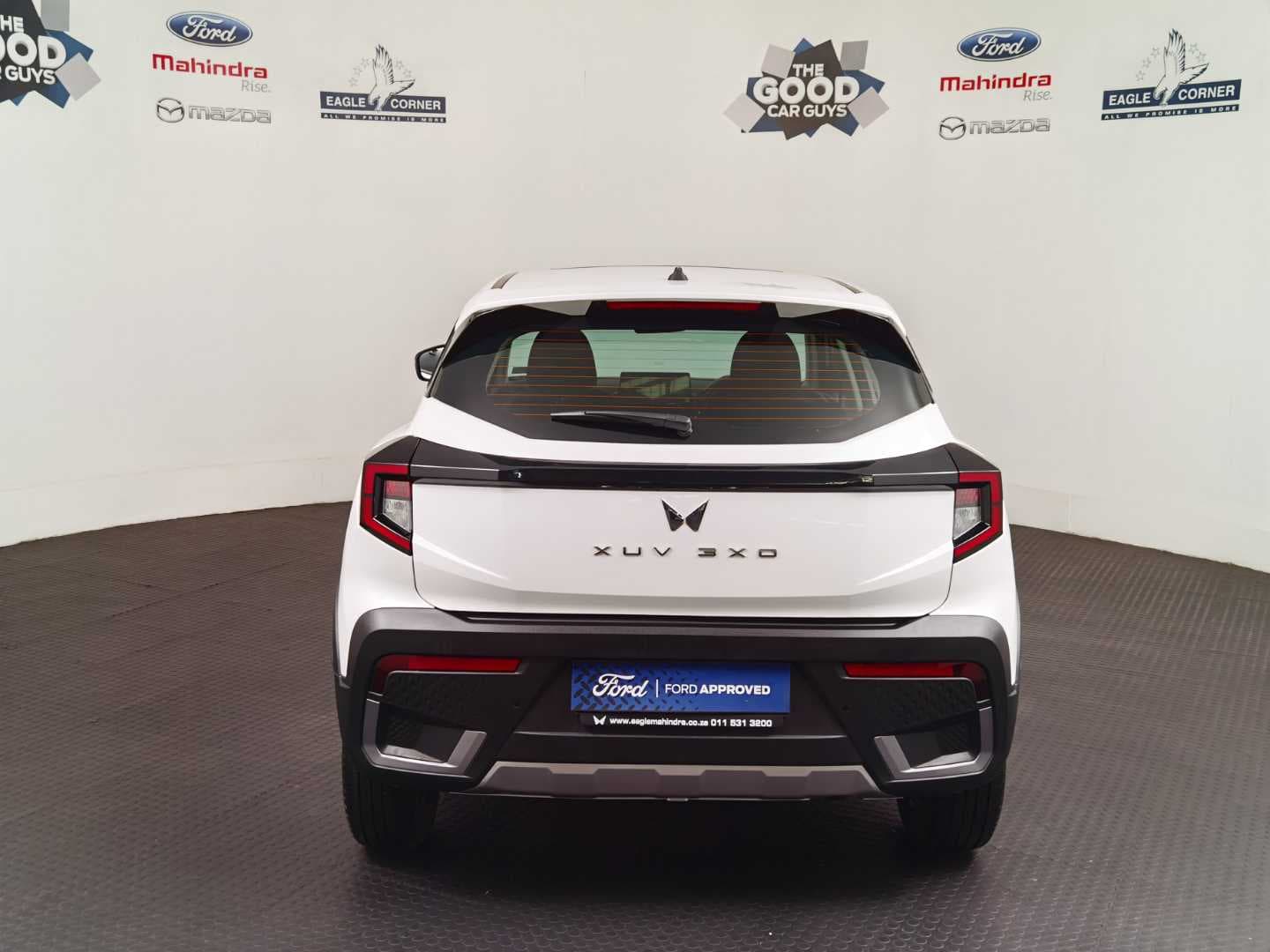MAHINDRA XUV3XO 1.2T MX3 A/T image 7