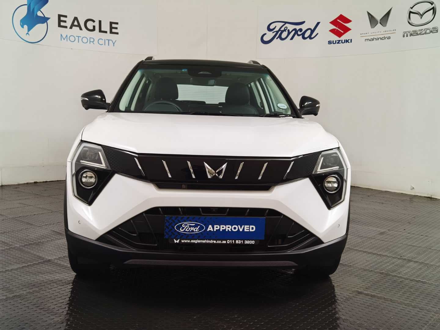 MAHINDRA XUV3XO 1.2T AX7L A/T image 2