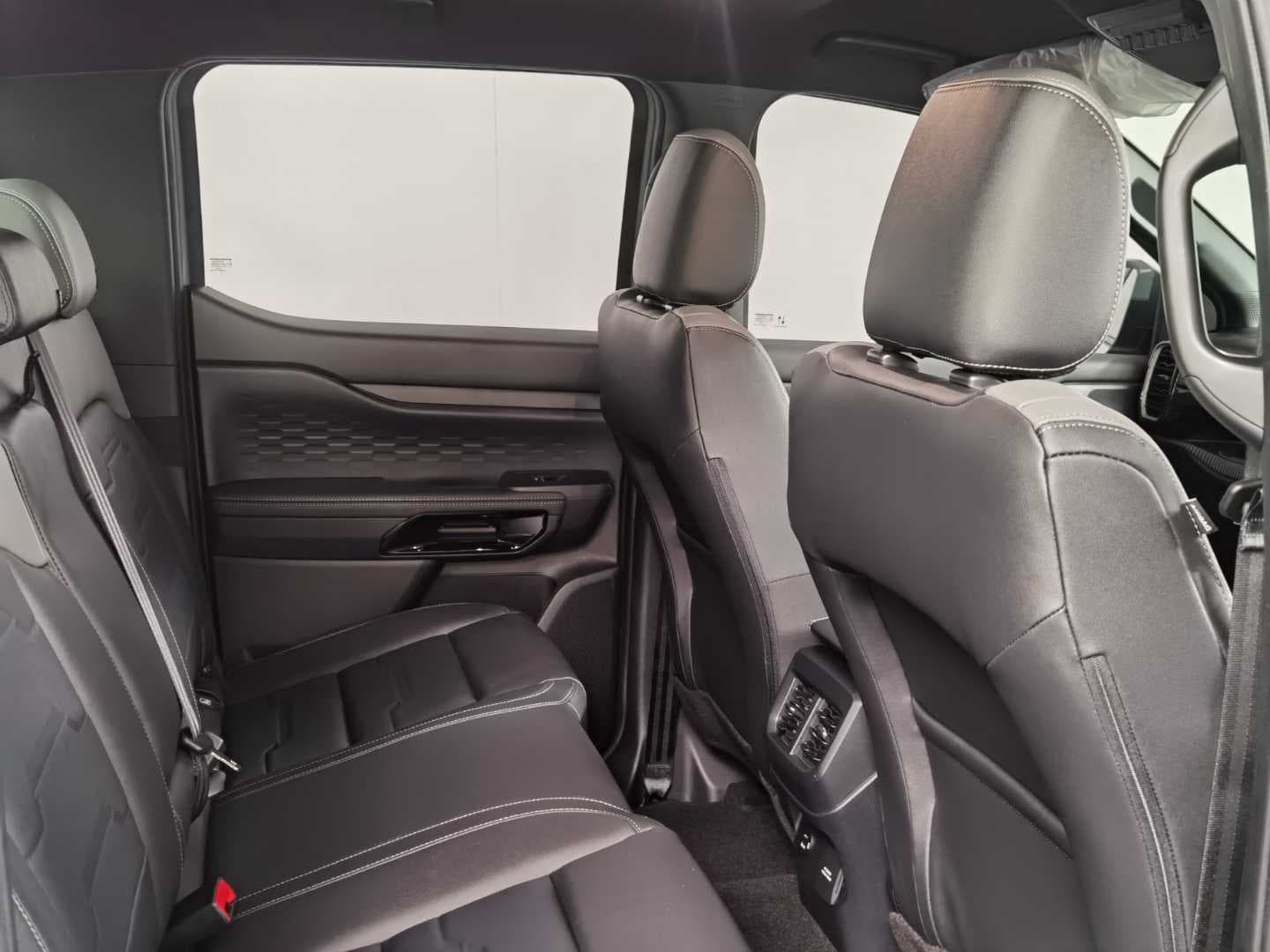 FORD RANGER 3.0D V6 SPORT A/T 4X4 D/C P/U image 17