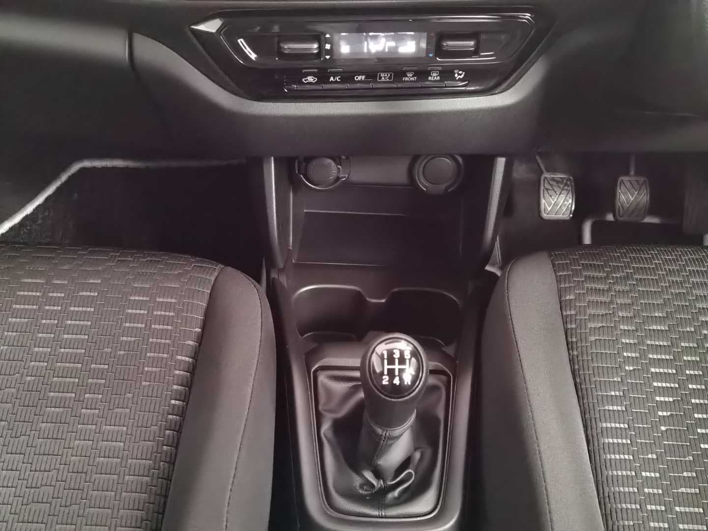 SUZUKI SWIFT 1.2 GL image 15
