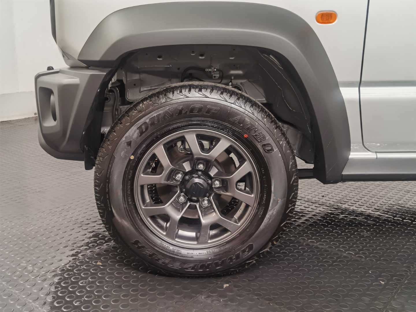SUZUKI JIMNY 1.5 GLX image 14