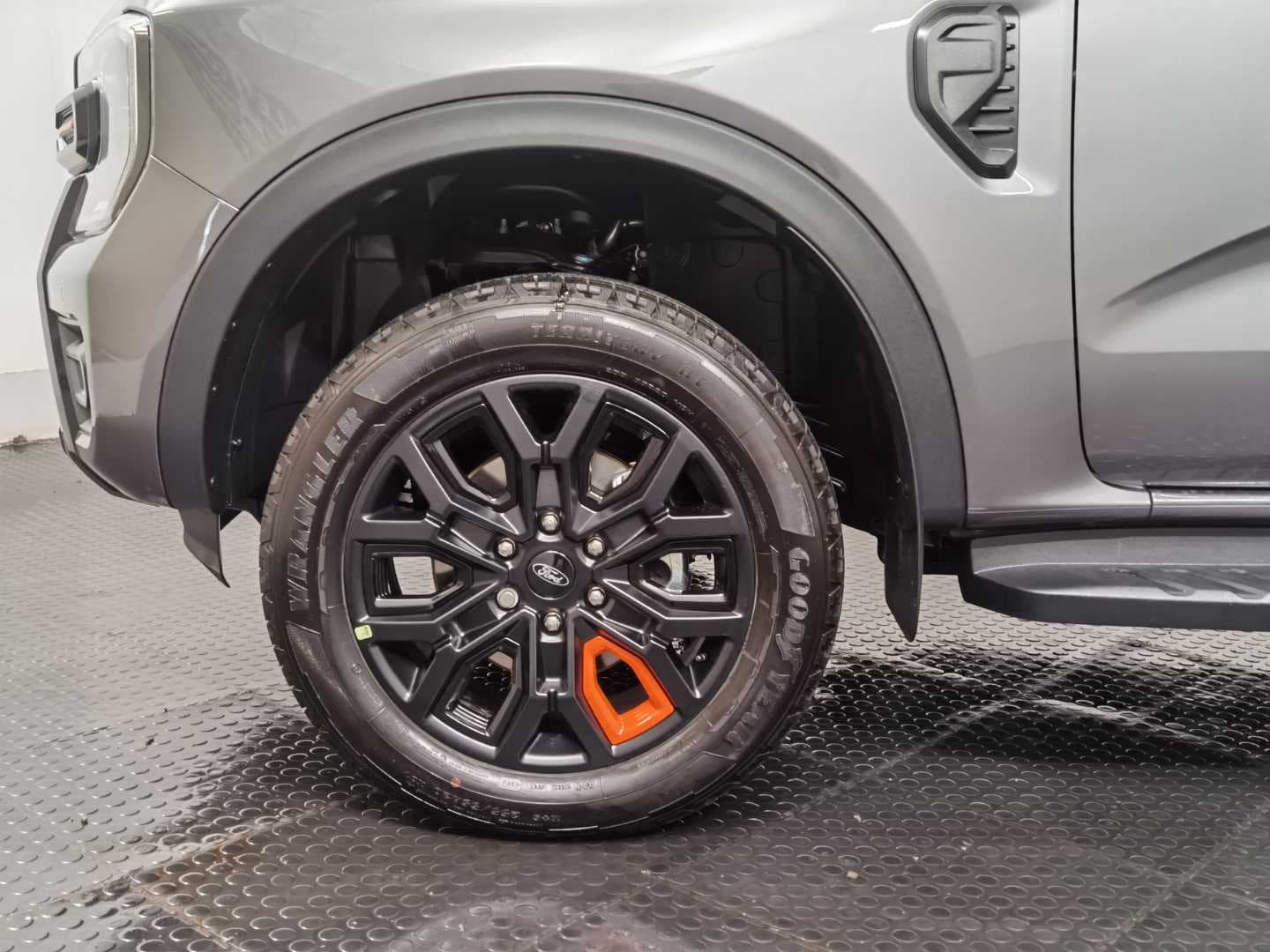 FORD RANGER 2.3 WILDTRAK A/T D/C P/U image 13