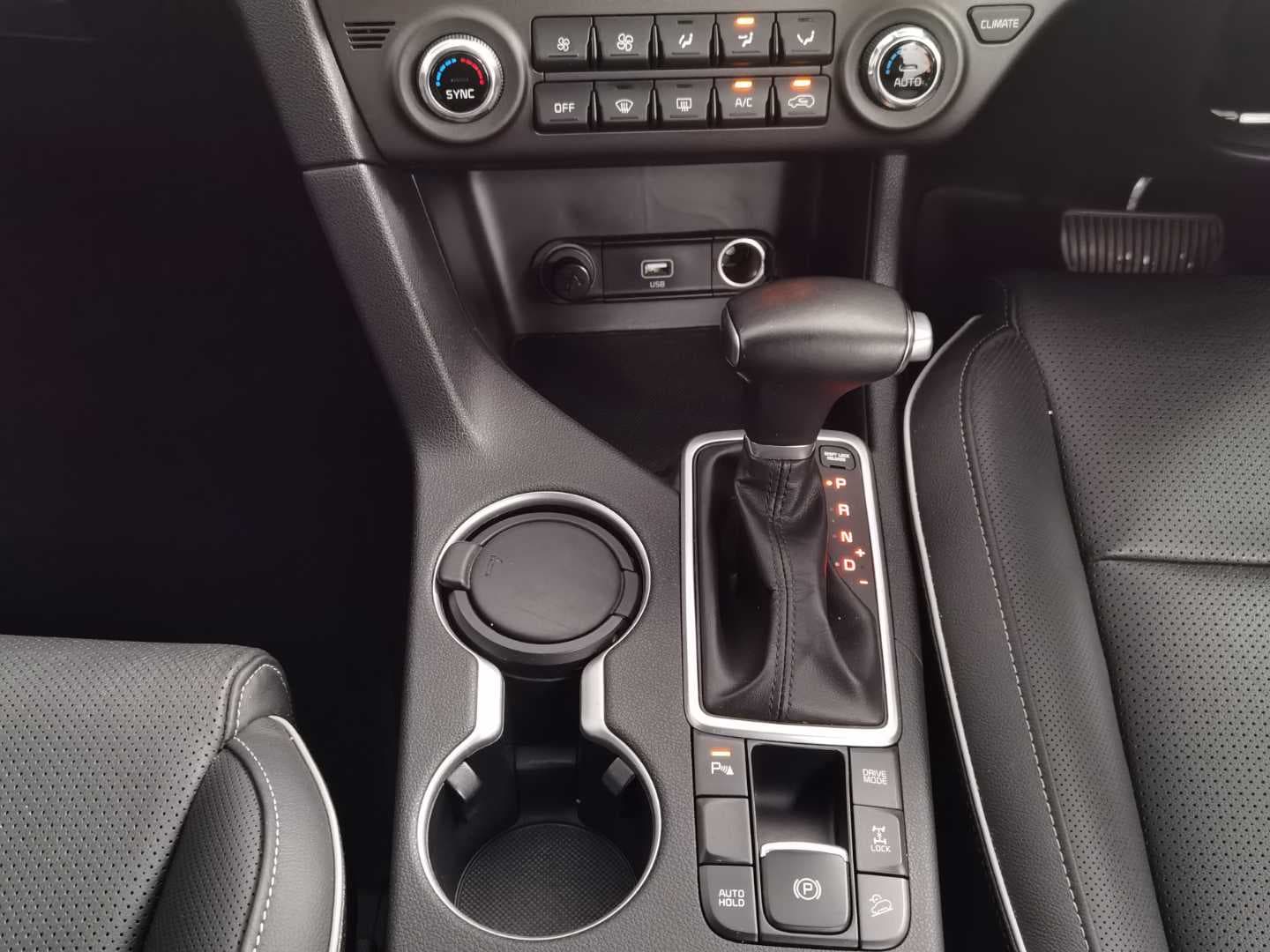 KIA SPORTAGE 2.0 CRDi EX A/T AWD image 15