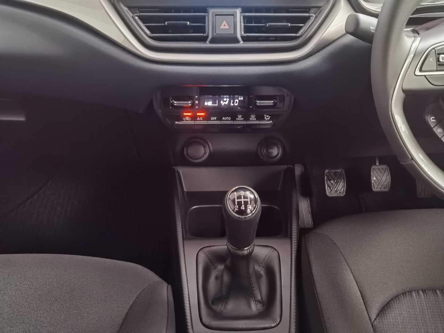 SUZUKI BALENO 1.5 GL image 13