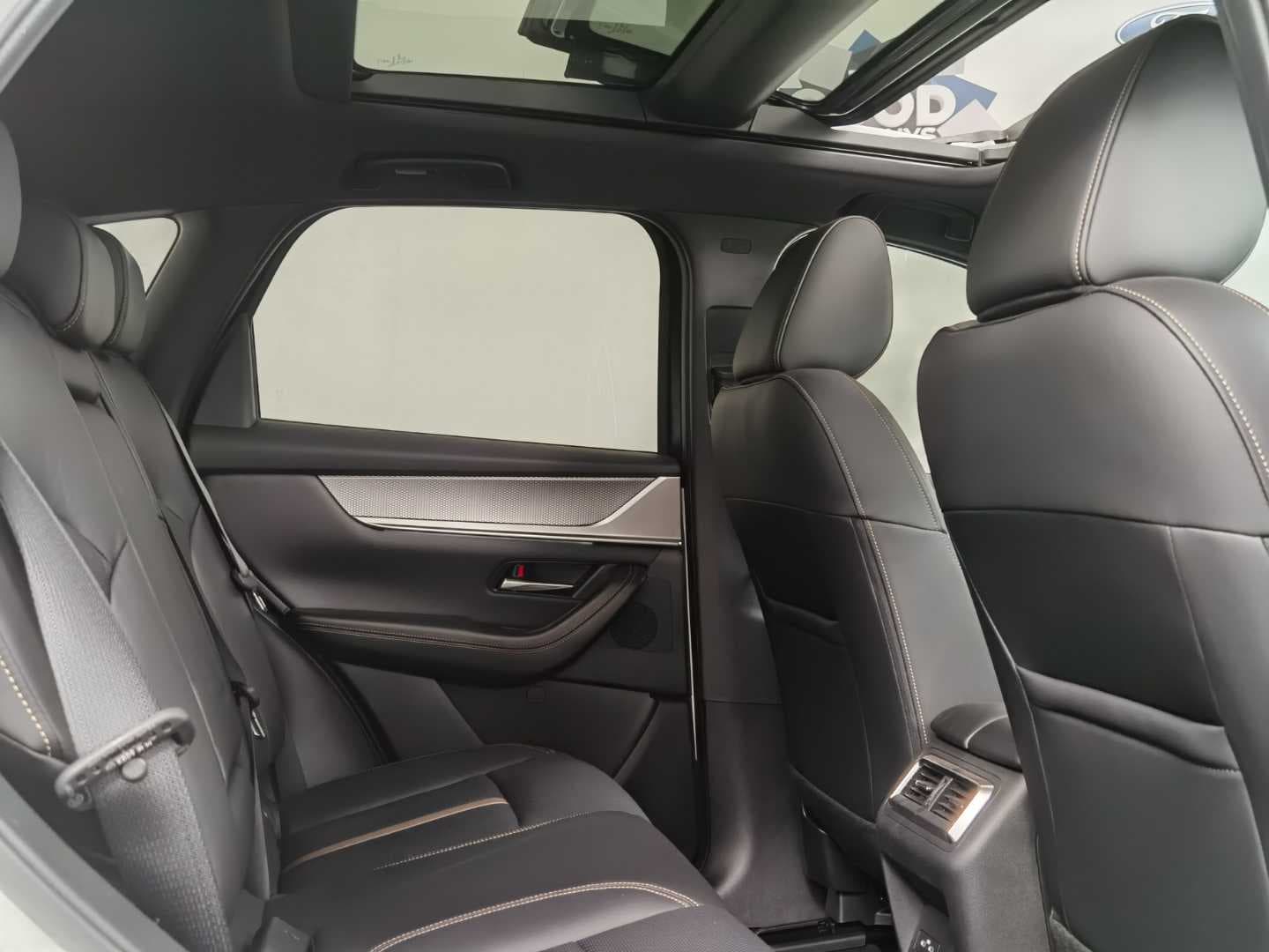 MAZDA CX-60 3.3L DE TAKUMI AWD A/T image 16