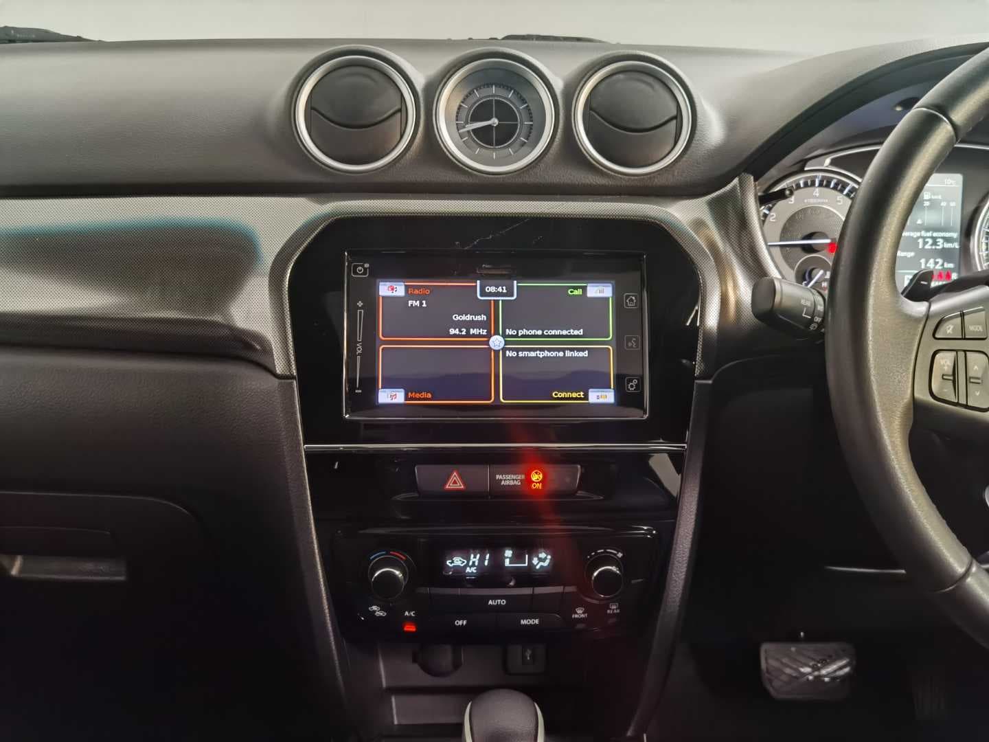 SUZUKI VITARA 1.4T GLX A/T image 12