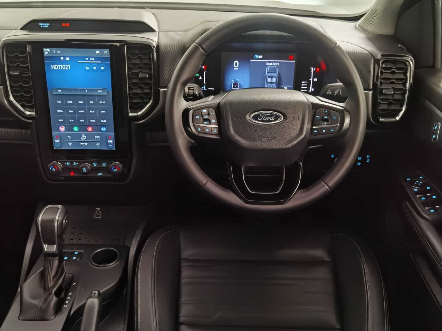 FORD RANGER 2.0D BI-TURBO XLT HR A/T D/C P/U image 18