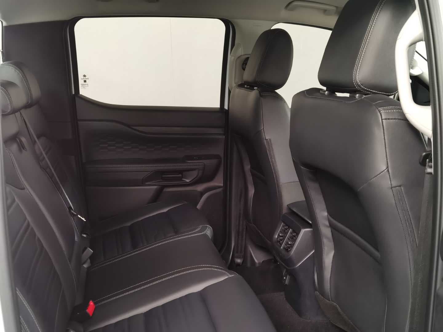 FORD RANGER 2.0D BI-TURBO XLT HR A/T D/C P/U image 21