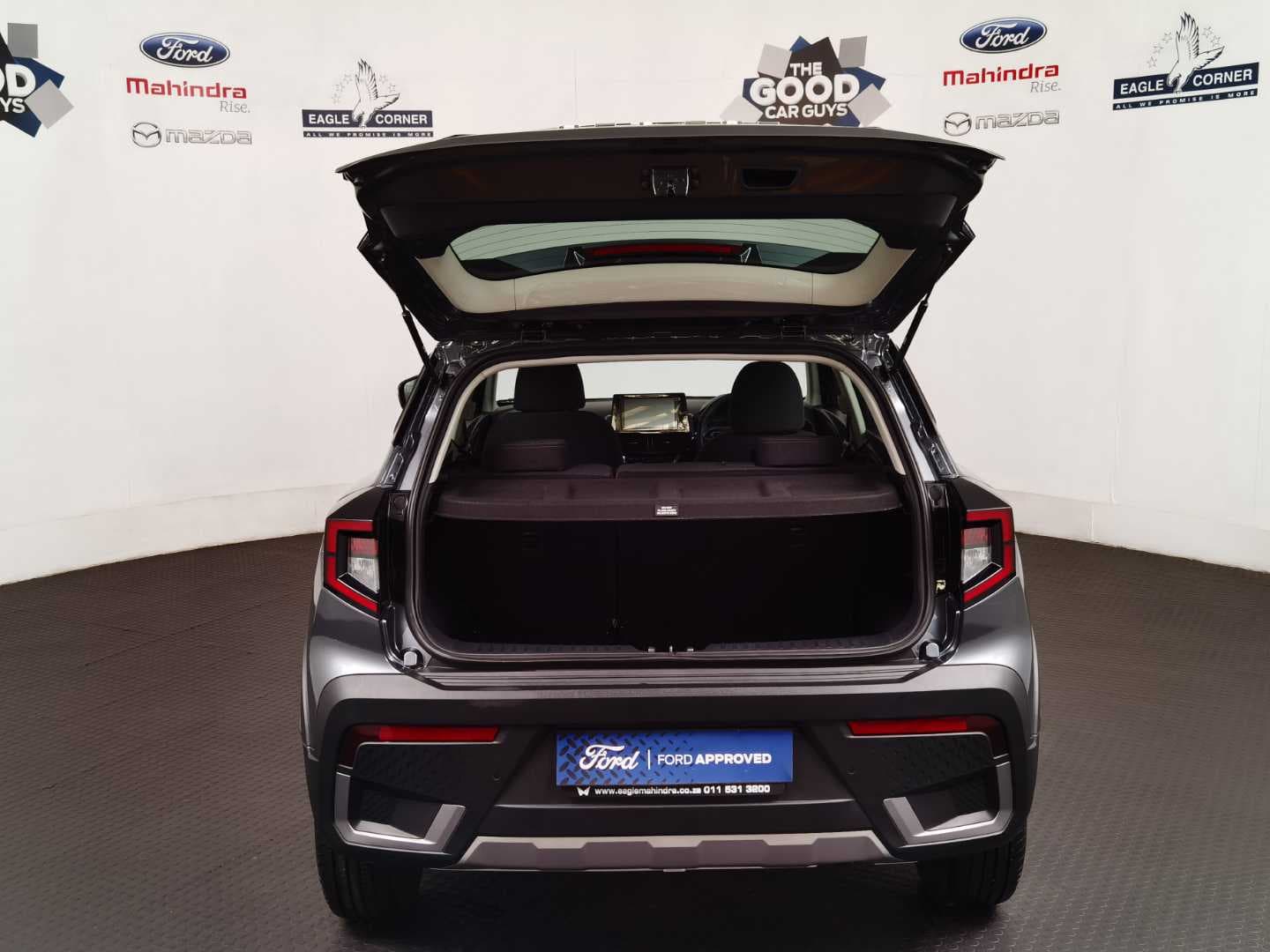 MAHINDRA XUV3XO 1.2T MX2 A/T image 5
