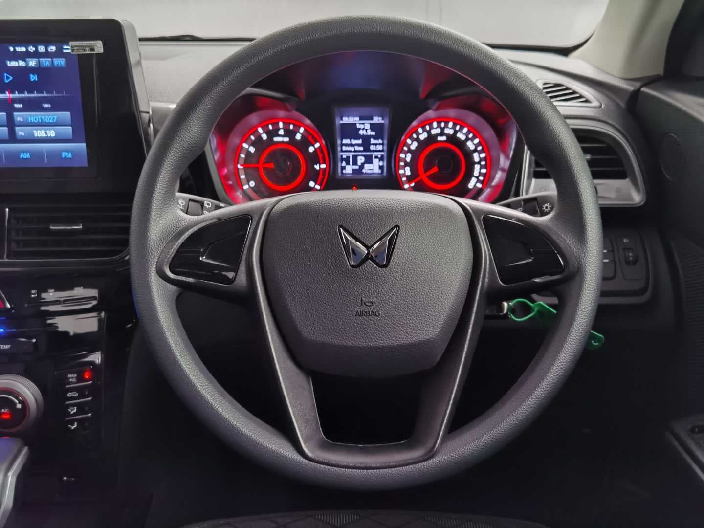 MAHINDRA XUV3XO 1.2T MX2 A/T image 14