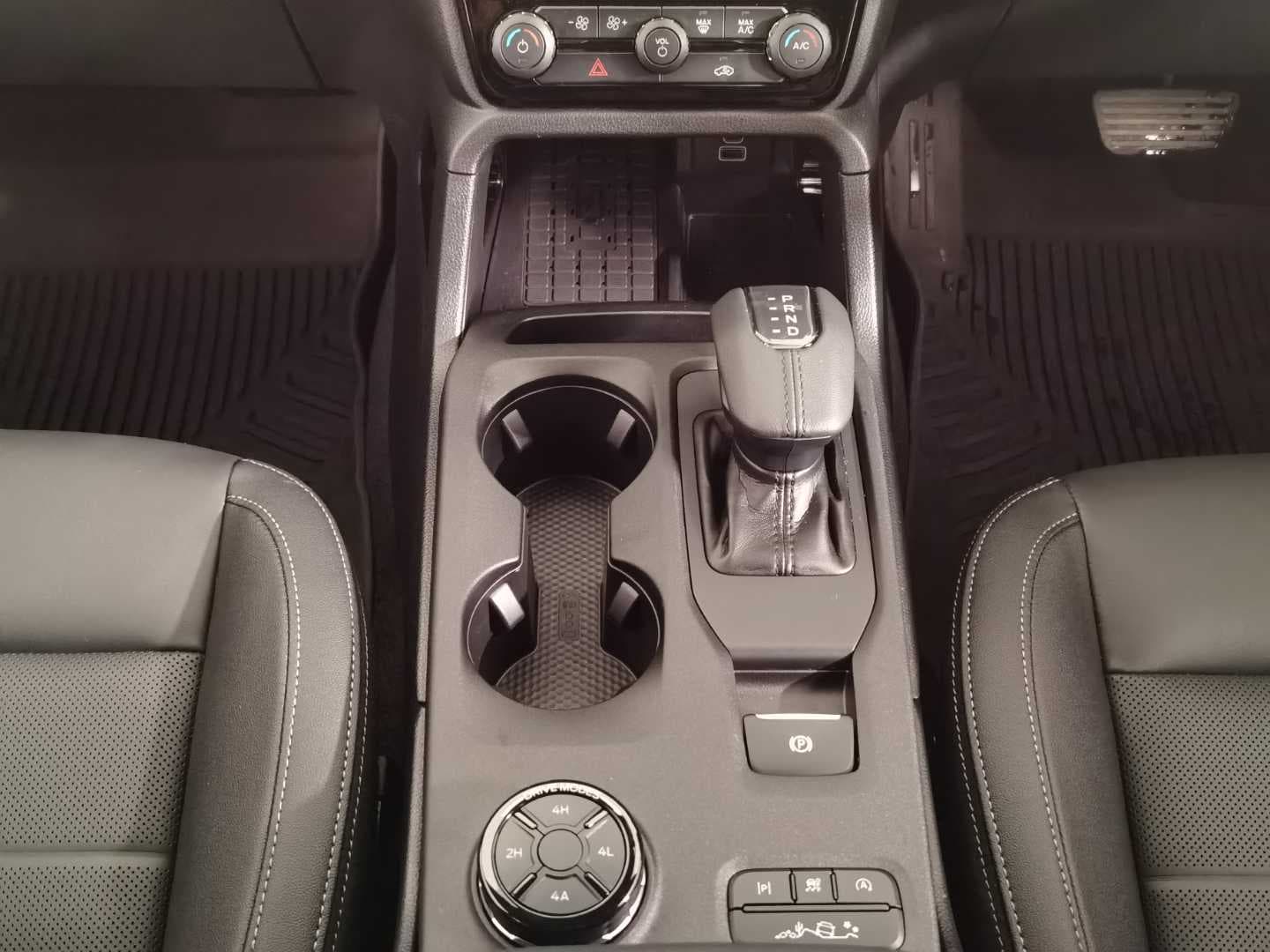 FORD EVEREST 3.0D V6 SPORT AWD A/T image 14