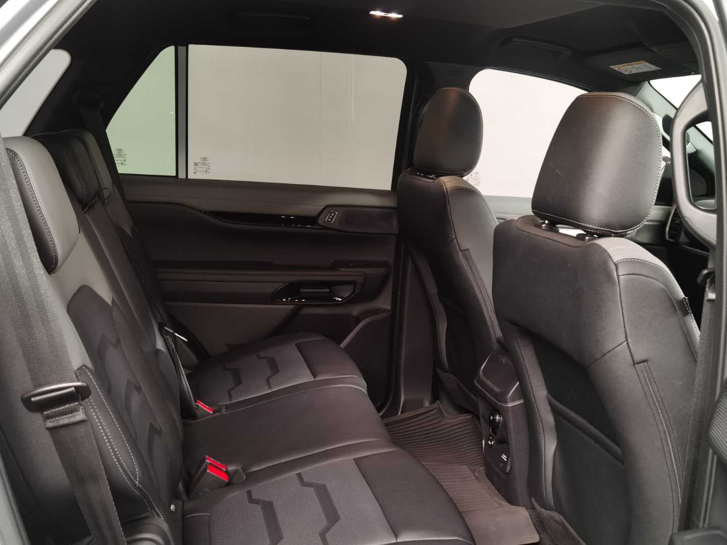 FORD EVEREST 3.0D V6 SPORT AWD A/T image 20